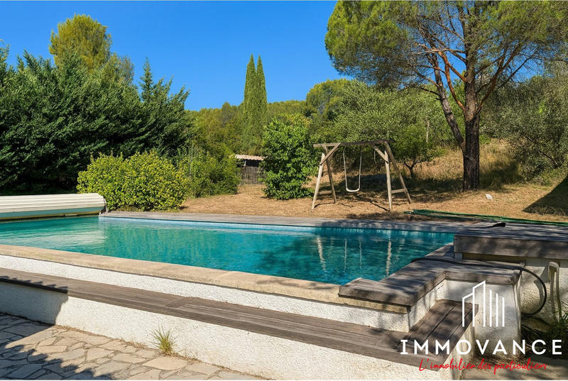 Maison - 140 m² - 5 pièces