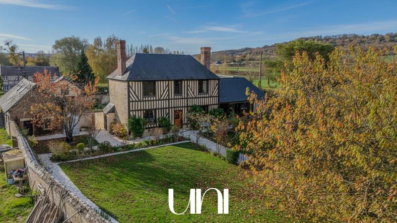 Maison - 220 m² - 8 pièces