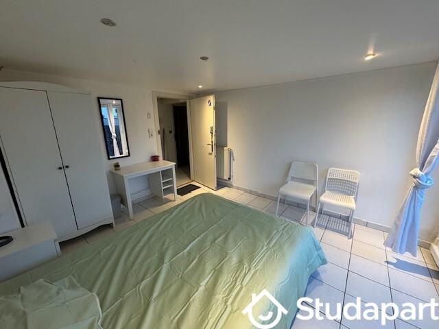 Chambre - 11 m² - 1 pièce