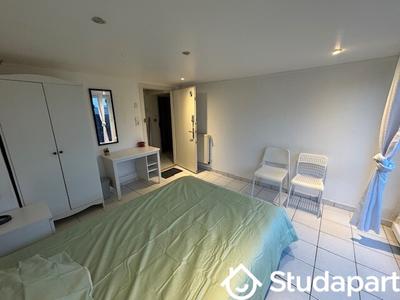 Chambre - 11 m² - 1 pièce