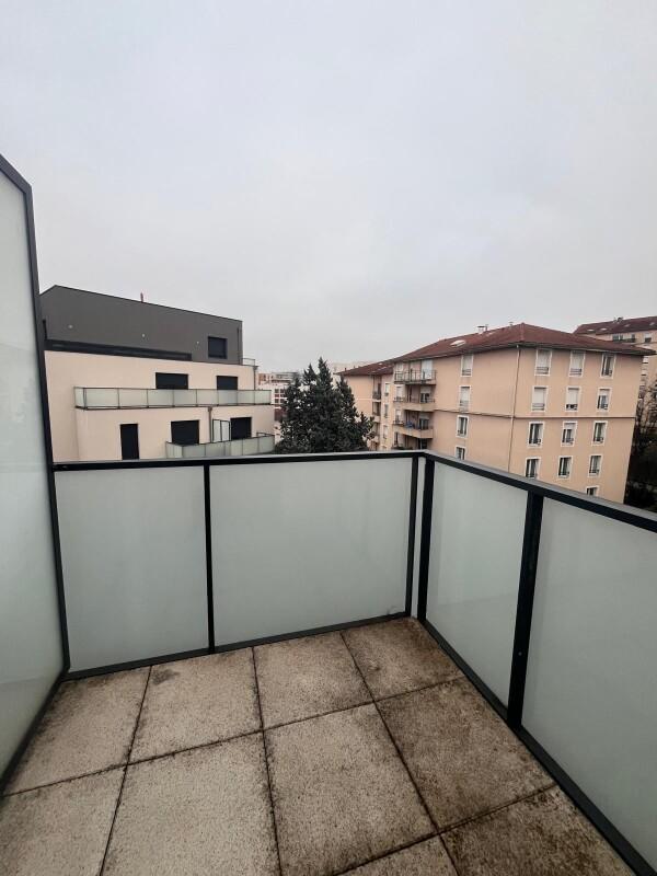 Studio - 25 m² - 1 pièce