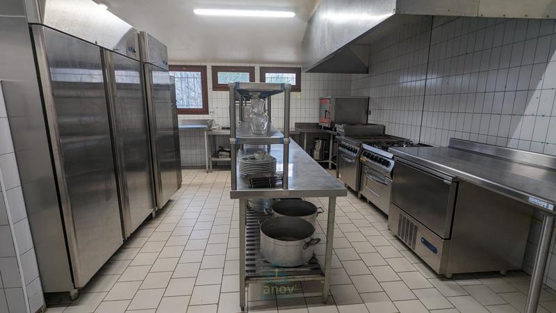 Propriété - 744 m² - 21 pièces