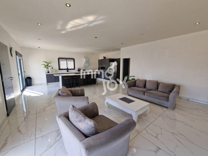 Maison - 110 m² - 4 pièces