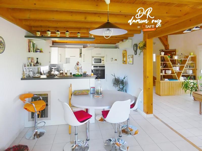 Maison - 174 m² - 8 pièces