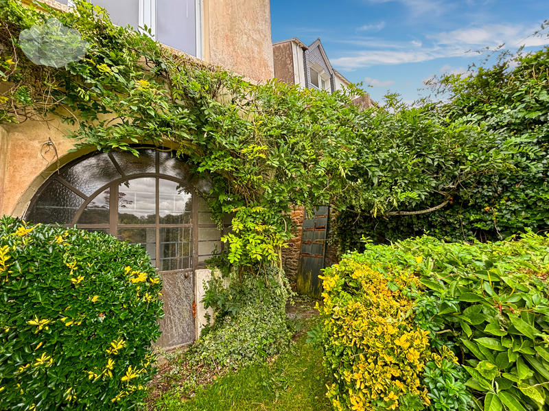 Maison - 189 m² - 9 pièces