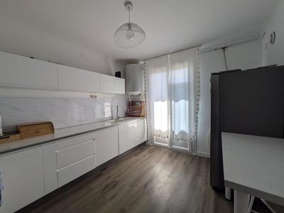 Appartement - 90 m² - 3 pièces