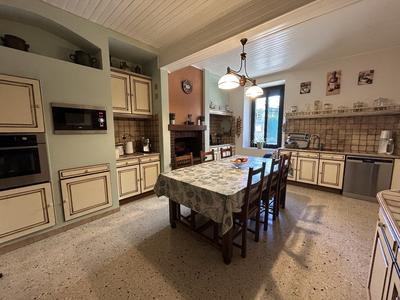 Maison - 405 m² - 13 pièces