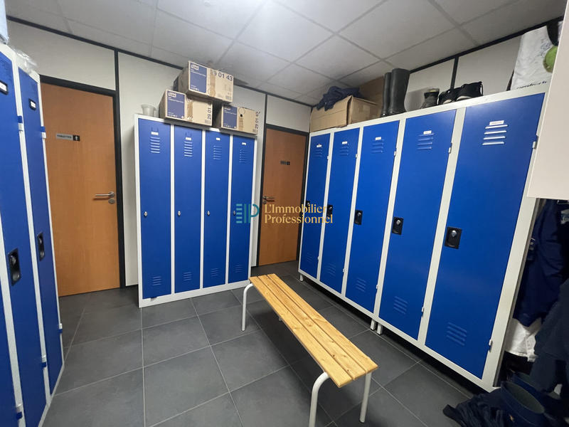 Entrepôt - 1 477 m²