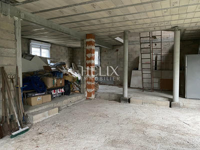 Maison - 316 m² - 9 pièces