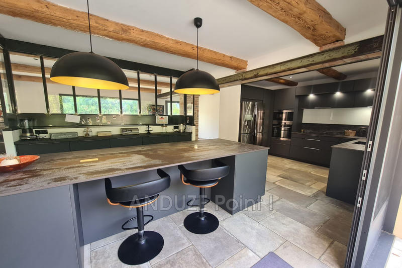 Maison - 225 m² - 6 pièces