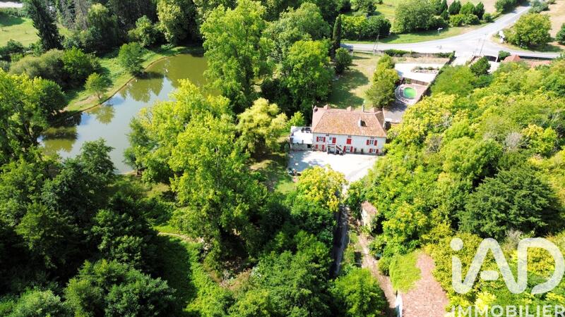 Maison - 298 m² - 11 pièces