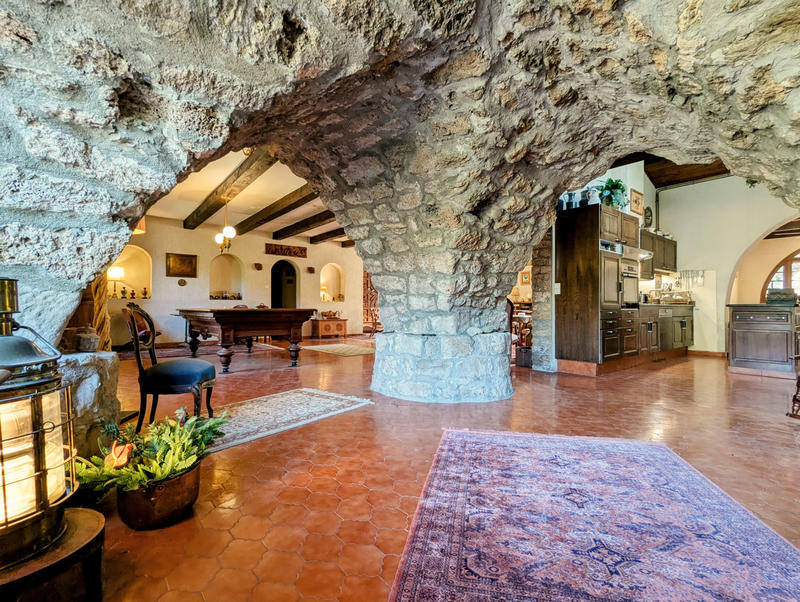 Maison - 200 m² - 7 pièces