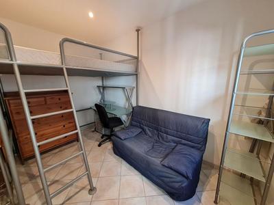 Studio - 15 m² - 1 pièce