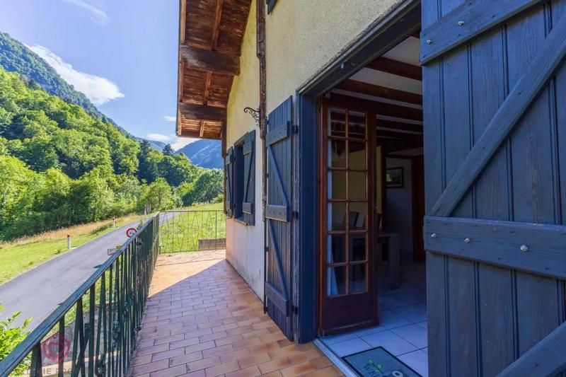 Propriété - 236 m² - 9 pièces