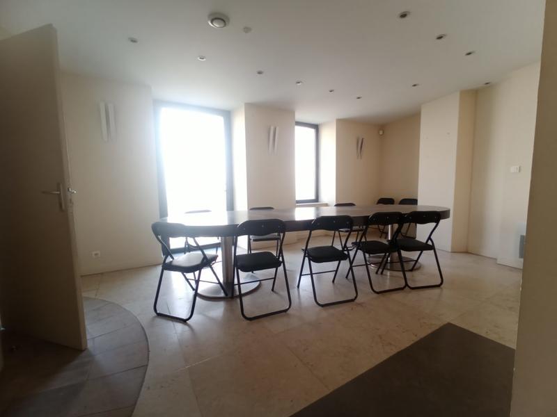 Local commercial - 4 pièces