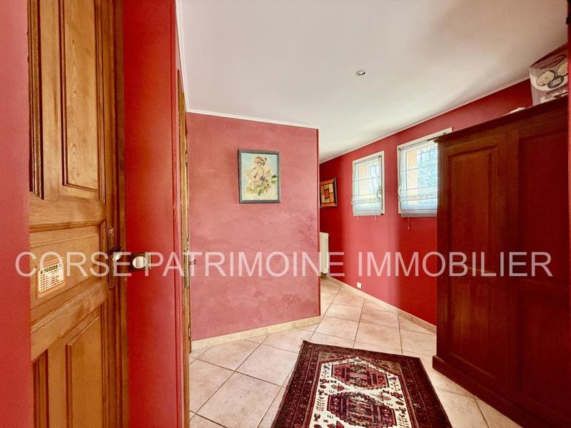 Villa - 280 m² - 9 pièces