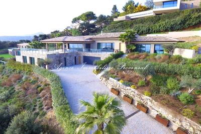 Maison contemporaine - 383 m² - 6 pièces