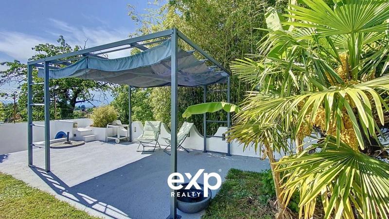 Villa - 219 m² - 9 pièces