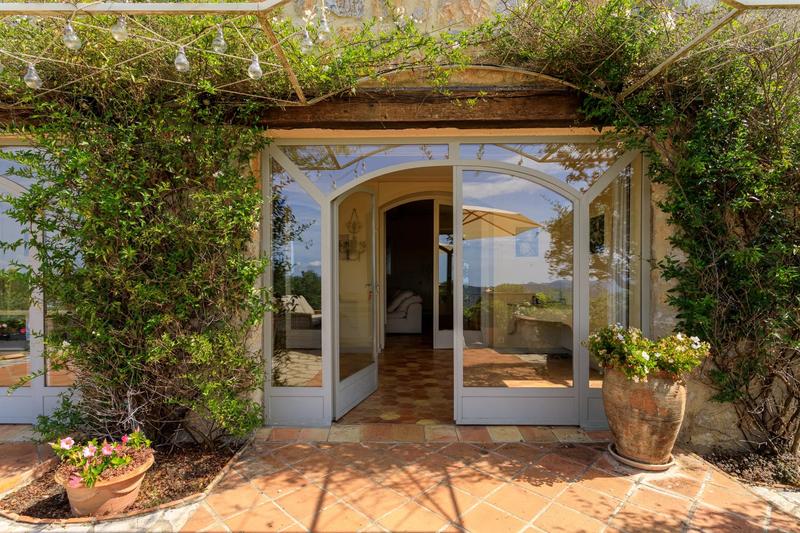 Villa - 235 m² - 9 pièces