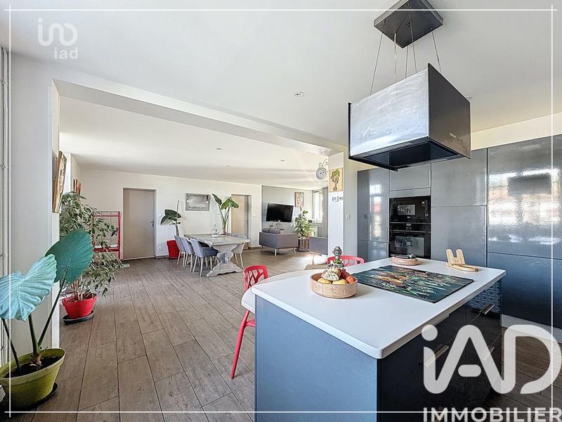 Maison - 224 m² - 10 pièces