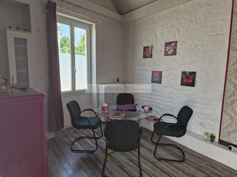 Maison - 208 m² - 9 pièces