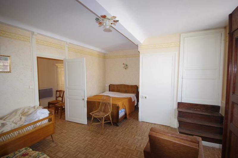 Maison de ville - 104 m² - 7 pièces