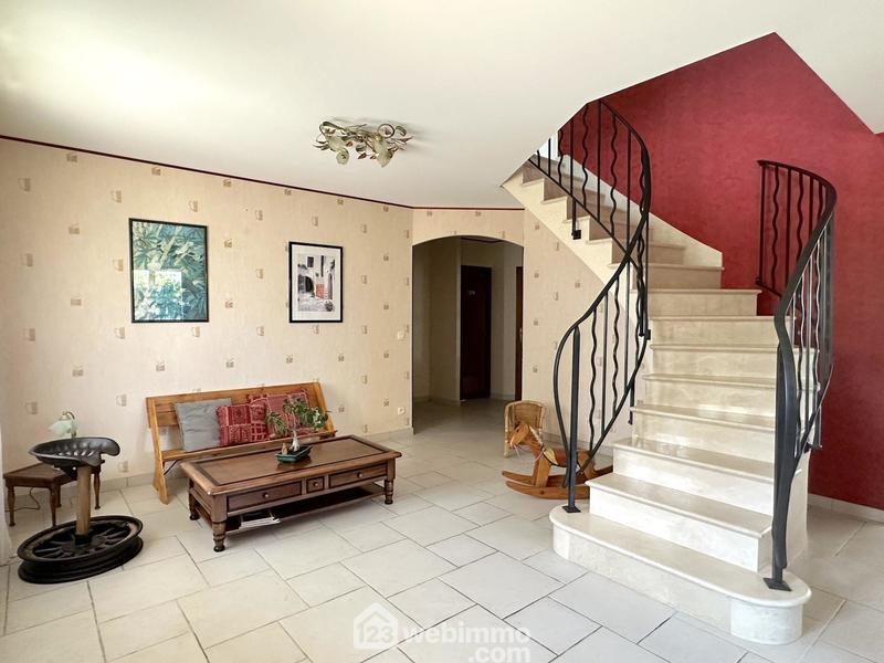 Maison - 186 m² - 7 pièces