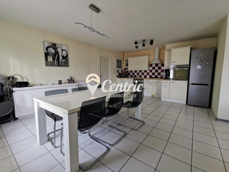 Maison - 200 m² - 8 pièces