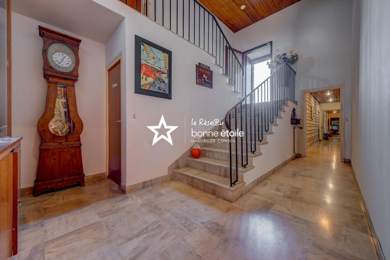 Maison - 215 m² - 7 pièces