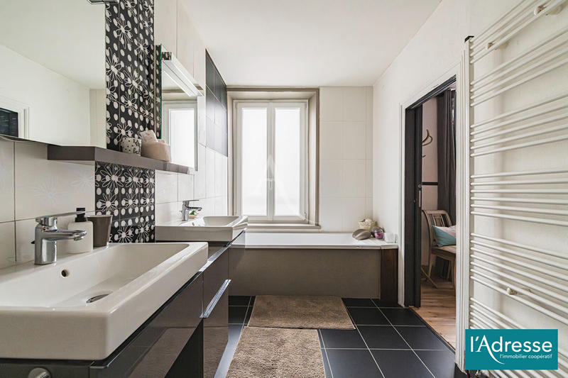 Maison - 122 m² - 6 pièces