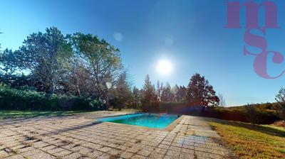 Maison - 185 m² - 7 pièces