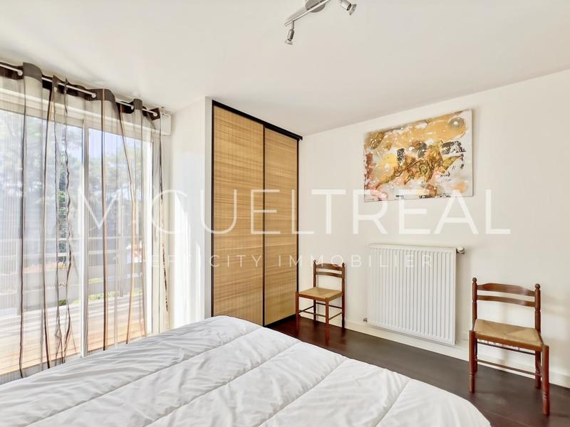 Maison - 214 m² - 8 pièces