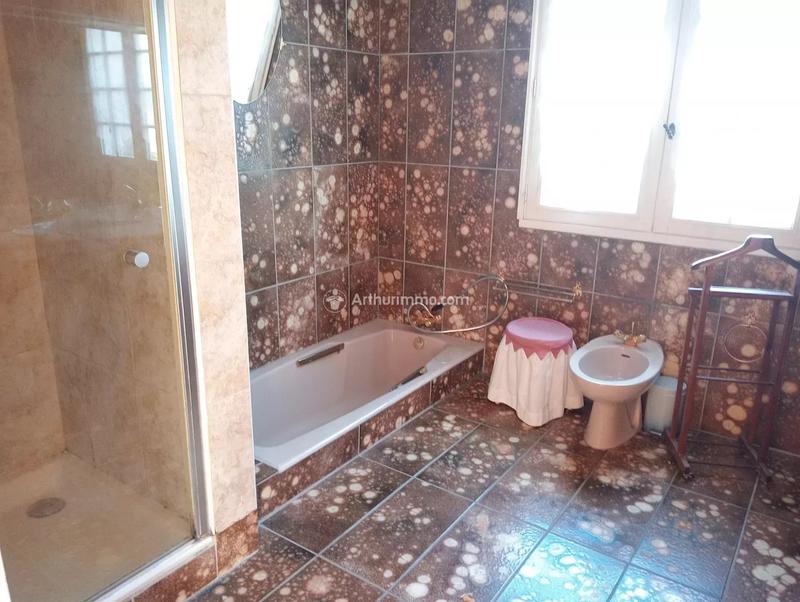 Maison - 168 m² - 7 pièces