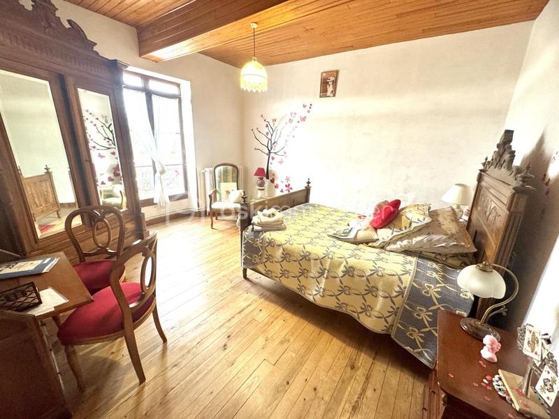 Maison ancienne - 202 m² - 9 pièces