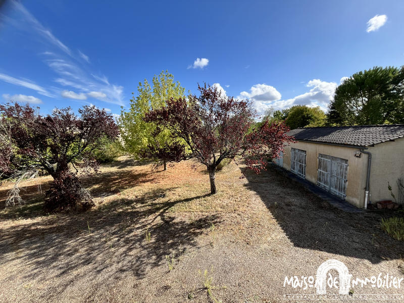 Maison - 205 m² - 9 pièces