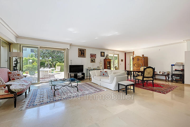 Appartement - 180 m² - 6 pièces