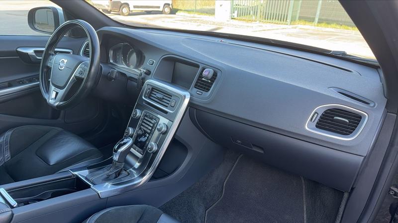 Volvo S60 2.0 D4 181 Geartronic8 R-Design