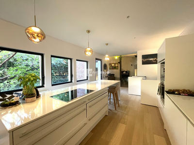 Loft - 217 m² - 5 pièces