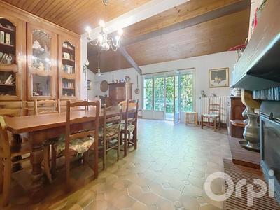 Maison - 164 m² - 7 pièces