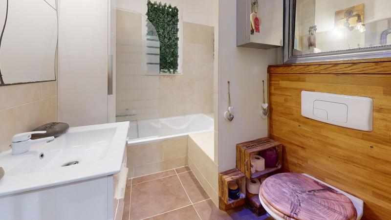 Maison - 181 m² - 9 pièces