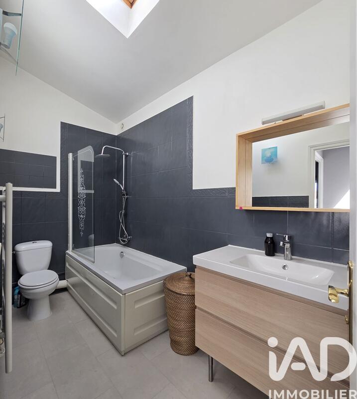 Maison - 98 m² - 5 pièces