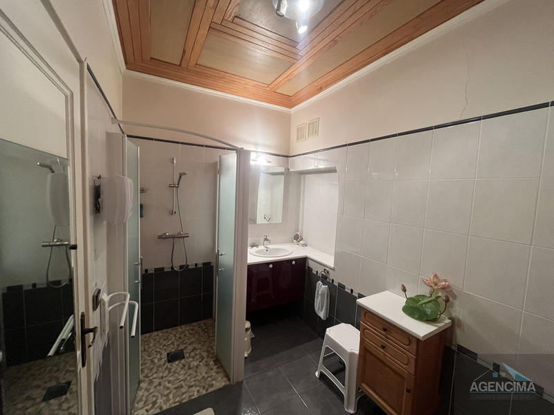 Maison - 184 m² - 7 pièces