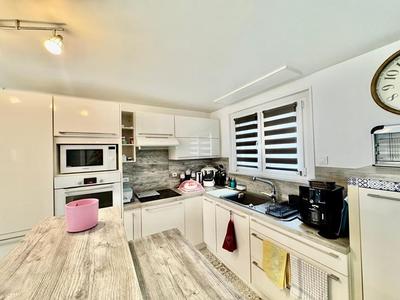 Maison - 99 m² - 5 pièces