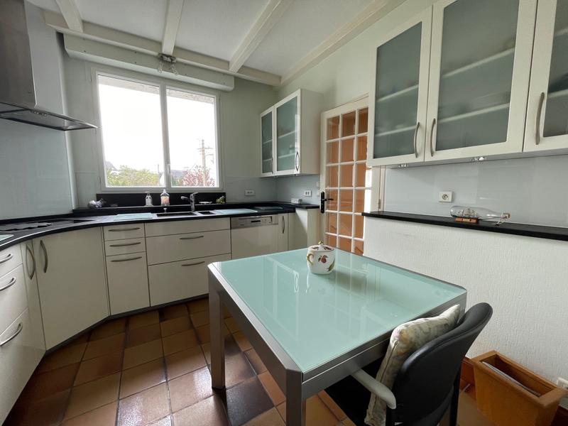 Maison - 180 m² - 9 pièces