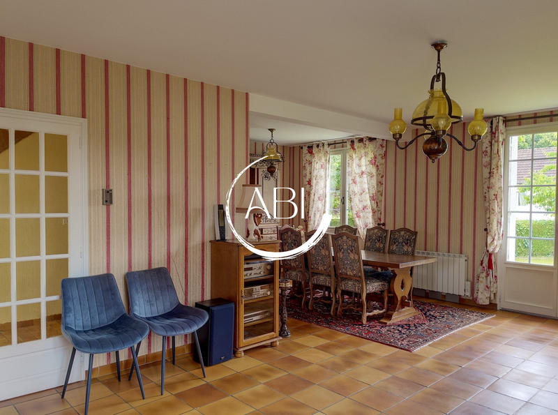 Maison - 160 m² - 7 pièces