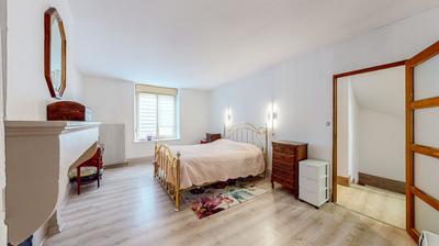 Maison - 206 m² - 9 pièces