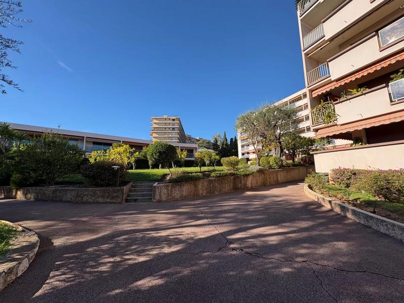 Appartement - 77 m² - 3 pièces