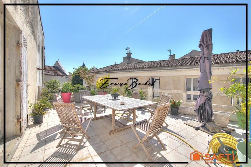 Maison - 245 m² - 7 pièces