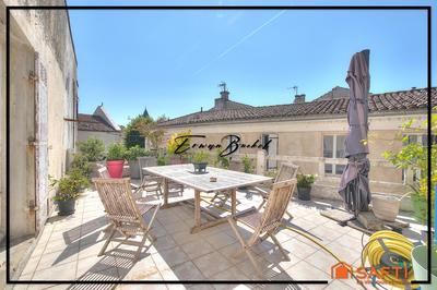 Maison - 245 m² - 7 pièces