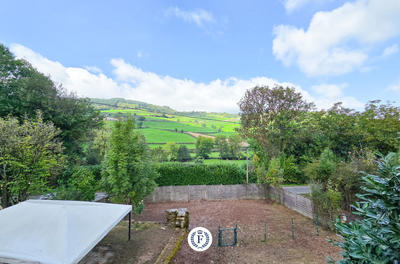 Maison - 224 m² - 8 pièces